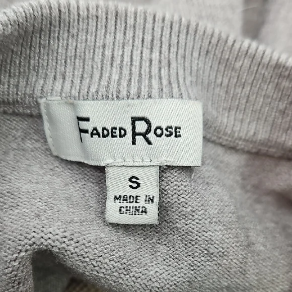 Faded Rose Gray Bear Long Sleeve Sweater Size Small Novelty - Picture 7 of 8